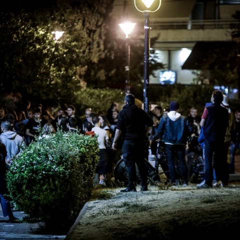 Πλήθος κόσμου στην πλατεία της Αγίας Παρασκευής