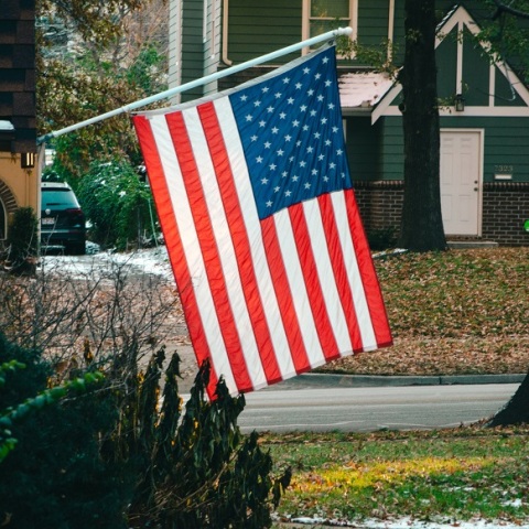 Σπίτι με σημαία των ΗΠΑ