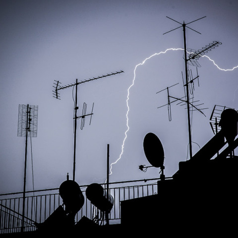 ΚΕΡΑΥΝΟΣ, ΑΣΤΡΑΠΗ,  ΒΡΟΧΗ