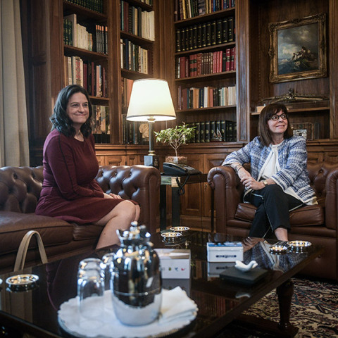 Συνάντηση της Προέδρου της Δημοκρατίας Κατερίνας Σακελλαροπούλου με την Υπουργό Παιδείας Νικη Κεραμέως