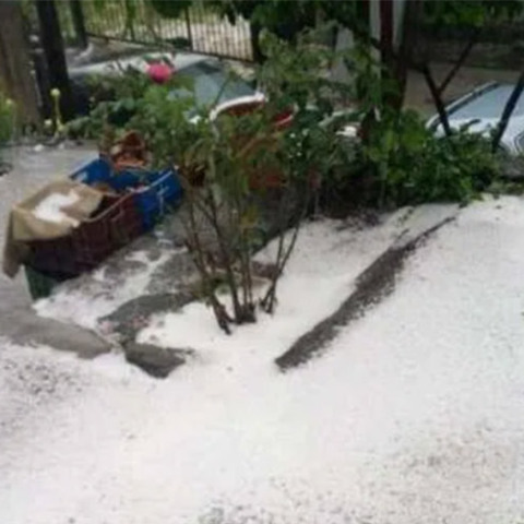 Ισχυρή χαλαζόπτωση στη Ζαγορά 