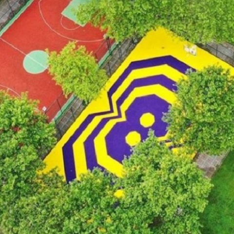 Γήπεδο στη μνήμη του Κόμπι Μπράιντ και της κόρης του