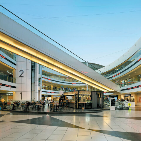 Το εμπορικό κέντρο River West