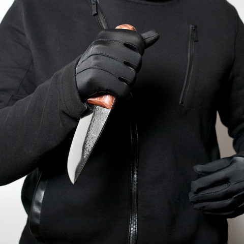 Άντρας με μαχαίρι