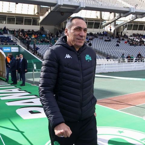 Άμεσα δείχνει να αναχωρεί από την τεχνική ηγεσία του Παναθηναϊκού ο προπονητής της ομάδας, Γιώργος Δώνης – Πώς θα πορευτεί το «τριφύλλι» στα πλέι οφ της Σούπερ Λιγκ