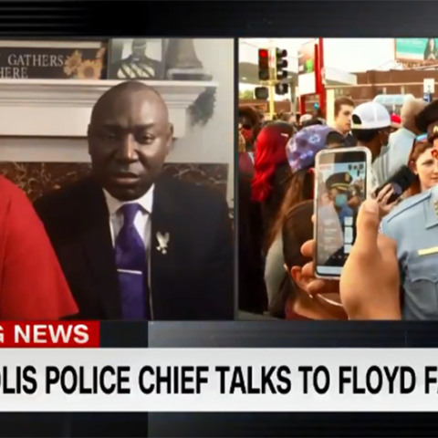 Επικοινωνία της οικογένειας Φλόιντ με την αστυνομία της Μινεάπολης