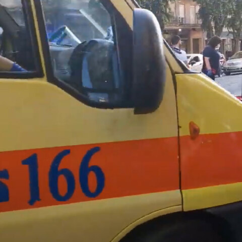 Γυναίκα τραυματίστηκε σοβαρά στη Θεσσαλονίκη, όταν έπεσε πάνω της μηχανή