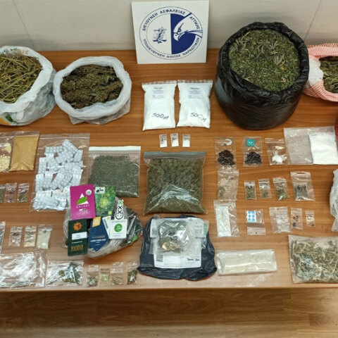 Εξάρθρωση κυκλώματος ναρκωτικών - Δρούσε σε Εξάρχεια, Καλλιθέα και Πετράλωνα