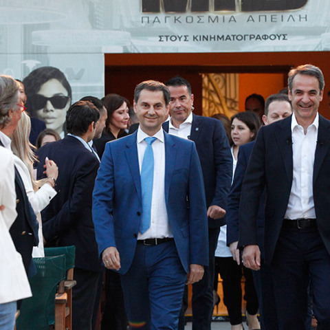 O πρωθυπουργός Κυριάκος Μητσοτάκης φθάνει μαζί με τον Υπουργό Τουρισμού Χάρη Θεοχάρη, στην εκδήλωση για την παρουσίαση της καμπάνιας του ελληνικού τουρισμού για το 2020