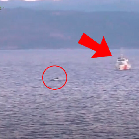 Με τη συνοδεία τουρκικών ακταιωρών οι βάρκες των μεταναστών ανοικτά της Λέσβου