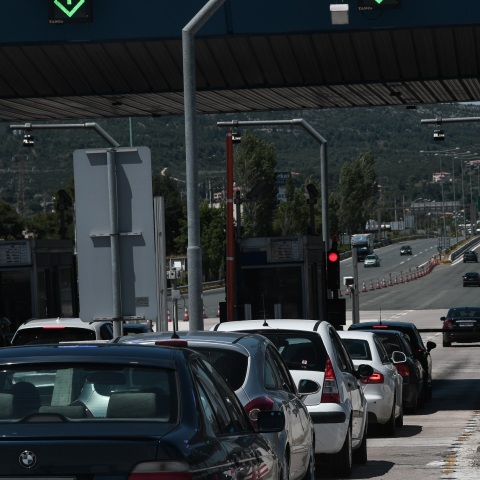 Τριήμερο Αγίου Πνεύματος: Στα ίδια περίπου επίπεδα με πέρυσι η κίνηση στα διόδια