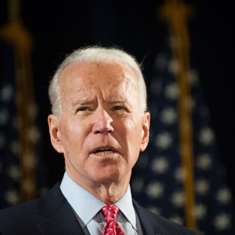 Ο Τζο Μπάιντεν θα συναντήσει τους συγγενείς του Τζορτζ Φλόιντ στο Χιούστον και θα βιντεοσκοπήσει μήνυμα που θα προβληθεί στην κηδεία του 46χρονου