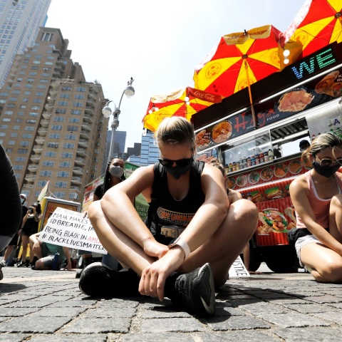 Δολοφονία Τζορτζ Φλόιντ: Αίρεται η απαγόρευση κυκλοφορίας στη Νέα Υόρκη, την απόφαση ανακοίνωσε ο δήμαρχος Μπιλ ντε Μπλάζιο 