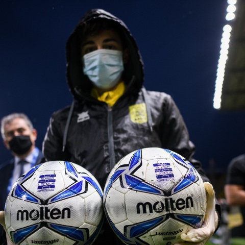 Σούπερ Λιγκ: Το ελληνικό πρωτάθλημα ποδοσφαίρου επέστρεψε, δίχως κόσμο στις εξέδρες, αλλά με μπόλικες συγκινήσεις εντός αγωνιστικών χώρων.