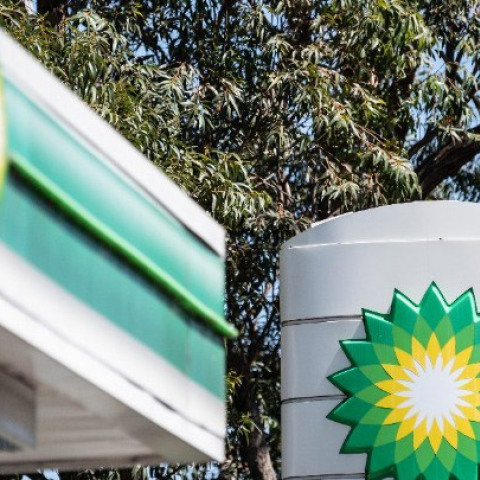 Η BP καταργεί 10.000 θέσεις εργασίας