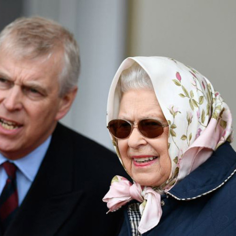 Πρίγκιπας Άντριου, Βασίλισσα Ελισάβετ Β' 