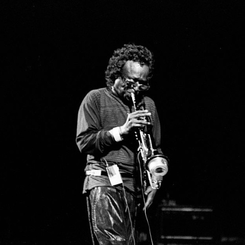 Ο μύθος της τζαζ, Μάιλς Ντέιβις, κακοποιείται στα χέρια αστυνομικών στις 25 Αυγούστου 1959