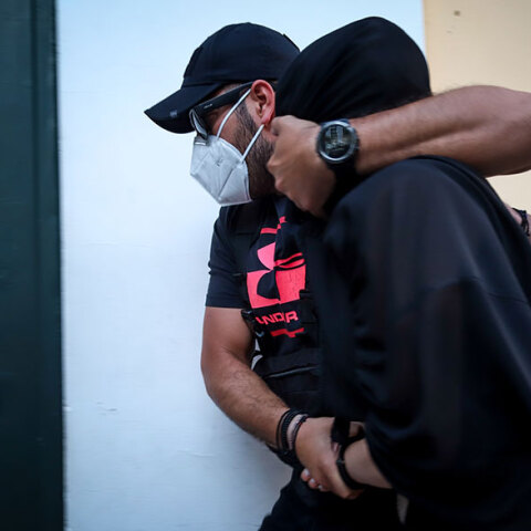 Προσωρινά κρατούμενη η 35χρονη για την επίθεση με βιτριόλι 