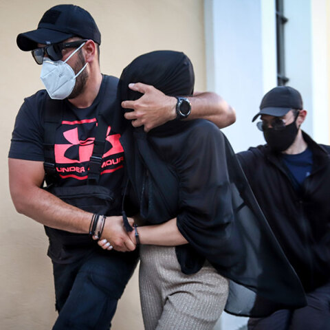 Η κατηγορούμενη πλέον για την επίθεση με βιτριόλι 