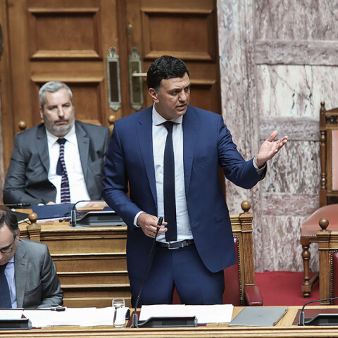 Ο υπουργός Υγείας Βασίλης Κικίλιας στη Βουλή