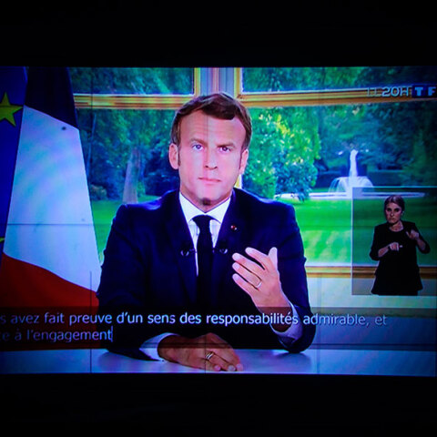 «Σημειώσαμε μια πρώτη νίκη», το μήνυμα του Μακρόν στους πολίτες για τον κορωνοϊό