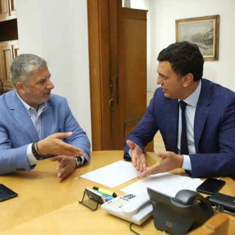 Ο υπουργός Υγείας, Βασίλης Κικίλιας και ο Περιφερειάρχης Αττικής, Γιώργος Πατούλης