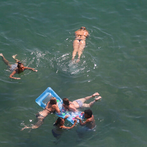 Στους 250.000 υπολογίζονται οι δικαιούχοι από το πρόγραμμα «Τουρισμός για Όλους» - Πότε ξεκινούν