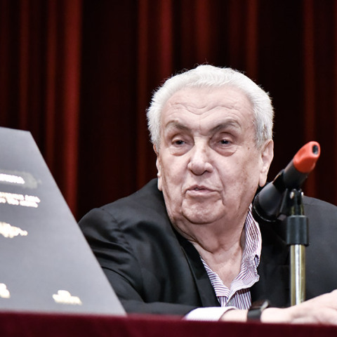 Δημήτρης Κοντομηνάς