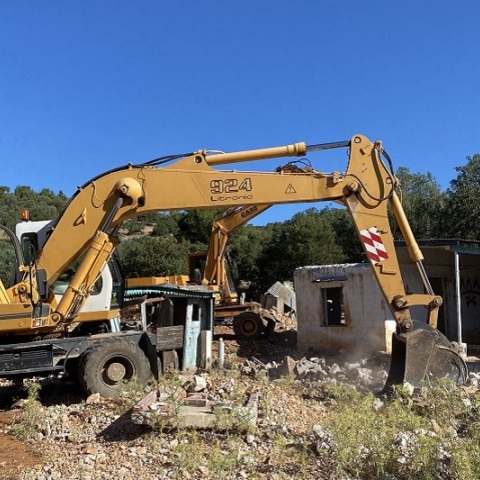 Κατεδαφίσεις Μάνδρα