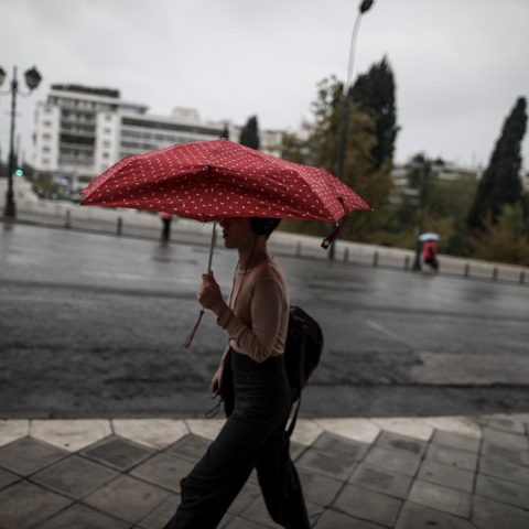 Βροχή στο κέντρο της Αθήνας