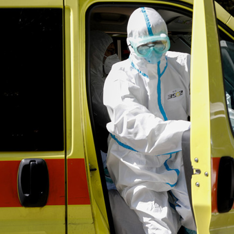 Κορωνοϊός - Ασθενοφόρο 