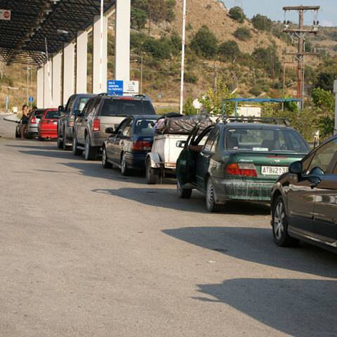 Ουρές στα τελωνεία μετά το άνοιγμα των συνόρων λόγω ελέγχων για κορωνοϊό