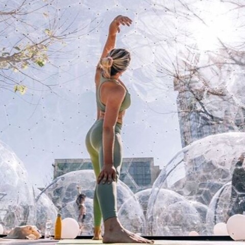 Μαθήματα γιόγκα σε φούσκες