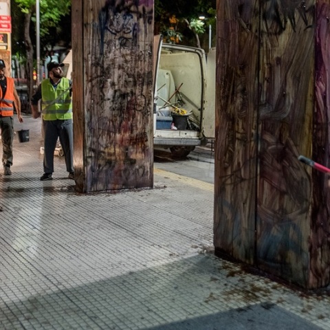 Αντιγκράφιτι στην Πατησίων