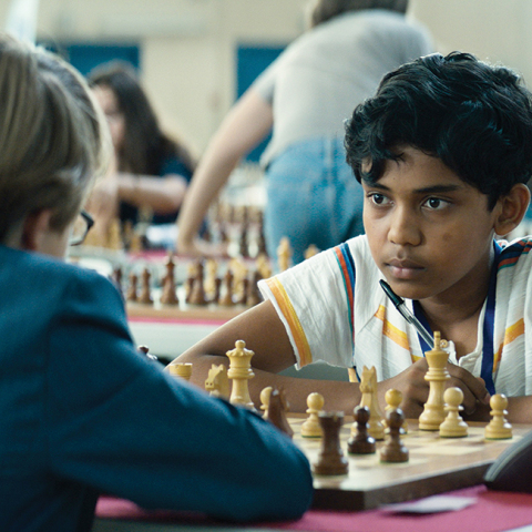 «Ρουά Ματ (Fahim)» των Πιερ-Φρανσούα & Μαρτίν-Λαβάλ με τους Ζεράρ Ντεπαρντιέ, Ασάντ Αχμέντ, Ιζαμπέλ Ναντί, Φαχίμ Μοχάμαντ