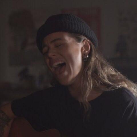 Η τραγουδοποιός Tash Sultana