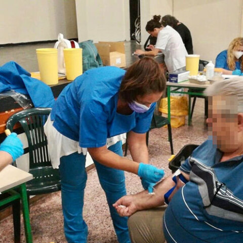 Τεστ αντισωμάτων στον κορωνοϊό από τις κινητές μονάδες του ΕΟΔΥ 