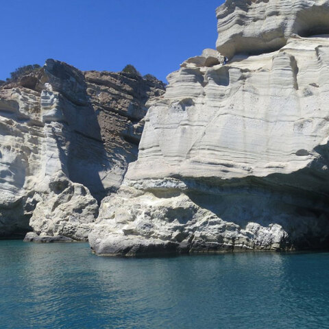 Το Κλέφτικο της Μήλου, η δεύτερη ωραιότερη παραλία στην Ευρώπη