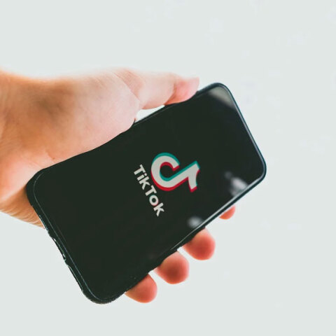 Η Ινδία απαγορεύει τη χρήση TikTok