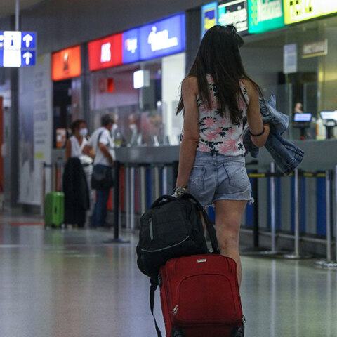 Μόλις δύο κρούσματα κορωνοϊού από τα τεστ στα ελληνικά αεροδρόμια που έγιναν σε επιβάτες πτήσεων του εξωτερικού
