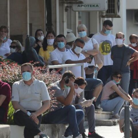 Μεγάλη αύξηση στα κρούσματα κορωνοϊού στη Σερβία 