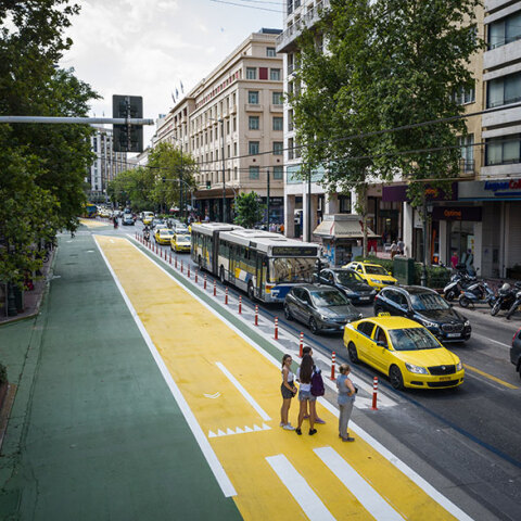 Παράνομα 1 στα 3 αυτοκίνητα με ξένες πινακίδες που κυκλοφορούν σε ελληνικούς δρόμους, σύμφωνα με την ΑΑΔΕ