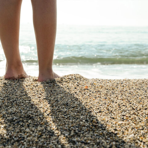 Γυμναστής στην Κρήτη έβγαζε φωτογραφίες παιδιά σε παραλία