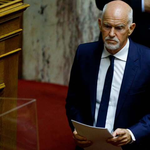 Γιώργος Παπανδρέου στη Βουλή - Ζήτησε την απόσυρση του νομοσχεδίου για τις πορείες