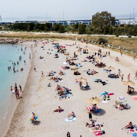 Παραλία - Ξαπλώστρες