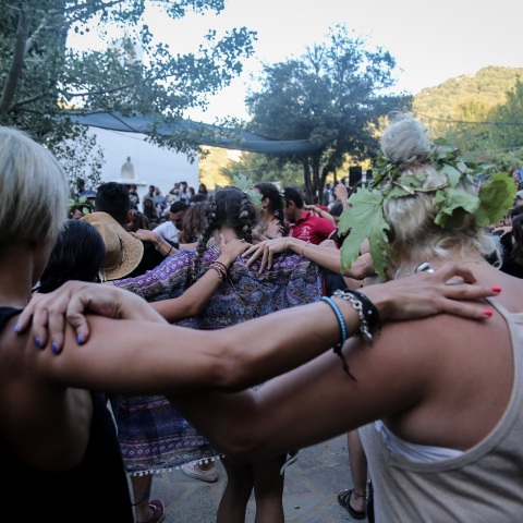 Αν δεν μπορούν να ελεγχθούν θα απαγορευτούν τα πανηγύρια, επισημαίνει ο υφυπουργός Ανάπτυξης, Νίκος Παπαθανάσης