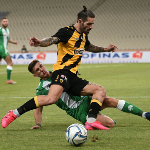 Επικράτησε με 3-1 του Παναθηναϊκού στο ΟΑΚΑ η ΑΕΚ, η οποία παραμένει ζωντανή στο κυνήγι της 2ης θέσης των πλέι οφ του πρωταθλήματος 