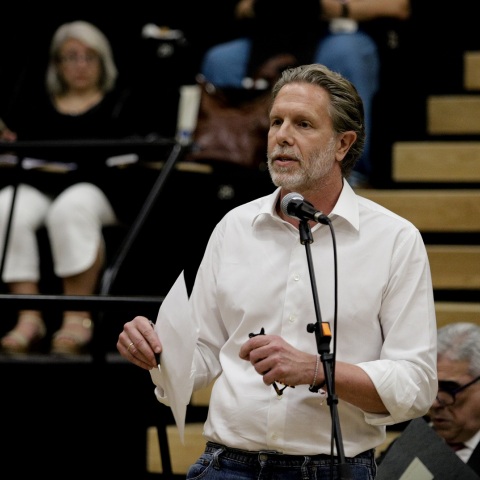 «Εύχομαι και ελπίζω στις εκλογές για την ηγεσία του ΚΙΝΑΛ να είναι πάνω από ένας ο αντίπαλος», τονίζει σε σημερινή συνέντευξή του ο Παύλος Γερουλάνος