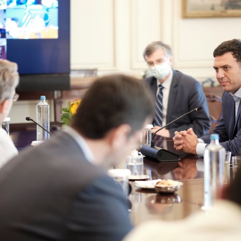 Υπό τον υπουργό Υγείας Βασίλη Κικίλια συνεδριάζει τη Δευτέρα στις 12:00 η επιτροπή λοιμωξιολόγων, με αντικείμενο τις εξελίξεις γύρω από την πορεία του κορωνοϊού