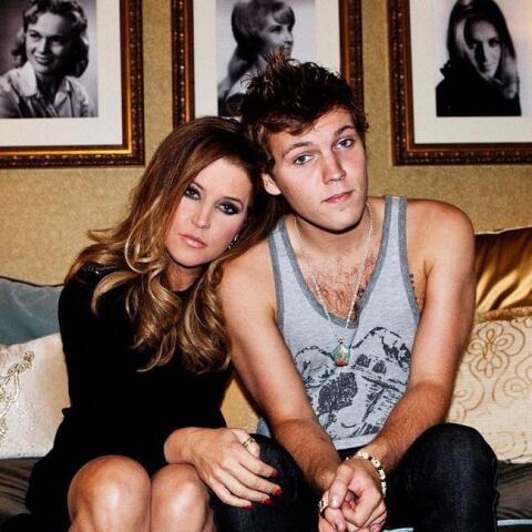 Ο εγγονός του Έλβις Πρίσλεϊ  Benjamin Keough μαζί με τη μητέρα του Lisa Marie Presley